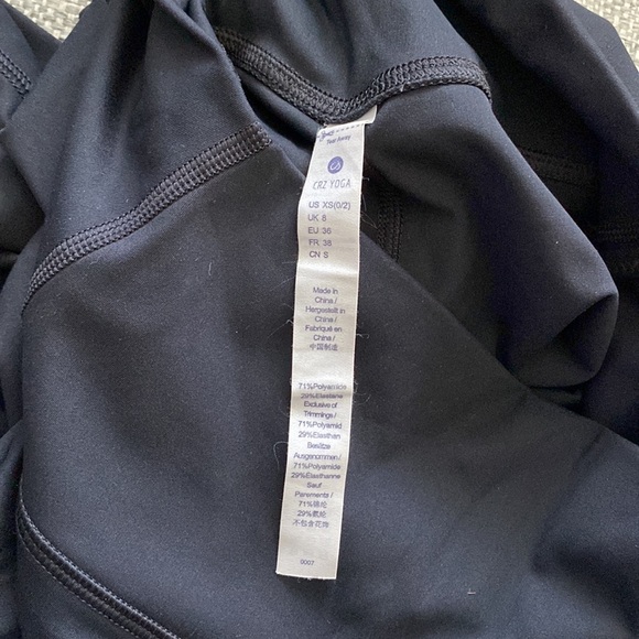 EUC CRZ YOGA XS Naked Feeling Biker Shorts 8 Inches High Waisted Black - Picture 4 of 5